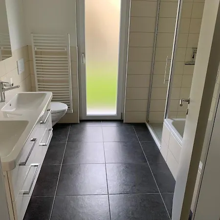 Apartman For 1 To 6 People, 3 Double Beds Seftigen