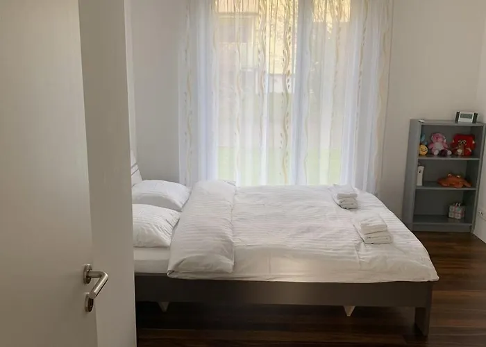 Lejlighed For 1 To 6 People, 3 Double Beds *