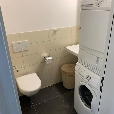 For 1 To 6 People, 3 Double Beds Apartamento Seftigen